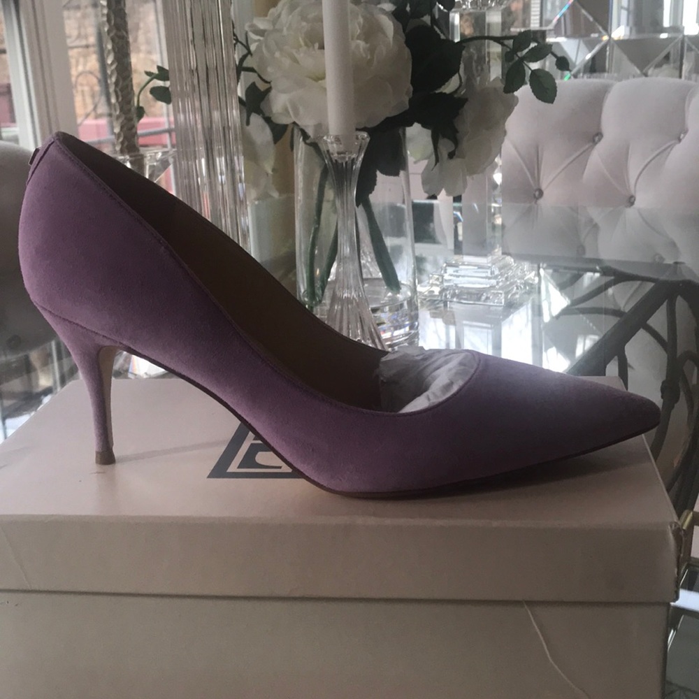 New Beautiful suede shoes